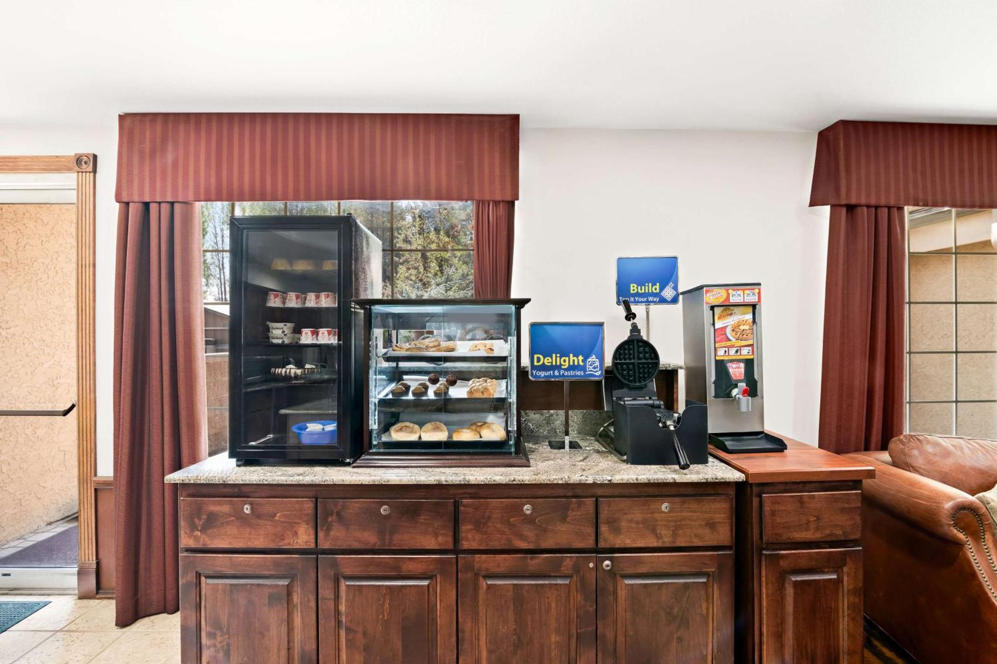 Best Western Newberry Station La Pine Bagian luar foto